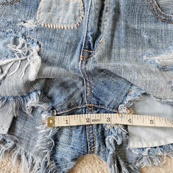 American Eagle Hi-Rise Shorty With Visible Mending - Picture 5 of 9